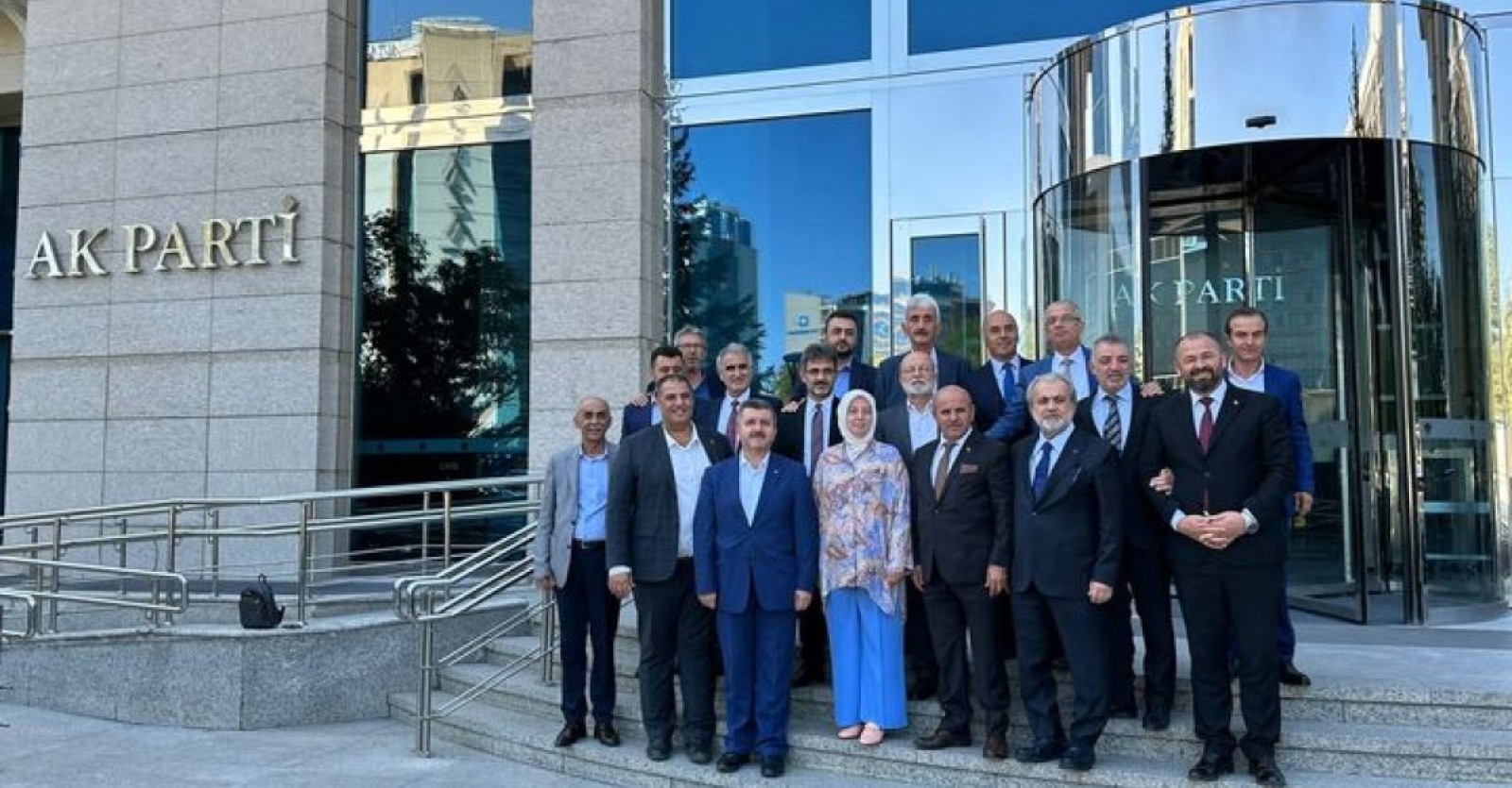 Önceki dönem ilçe başkanlarımız ile birlikte AK Parti Genel Merkez Kadın Kolları Teşkilat Başkanımız ve Bursa Milletvekilimiz Sn. Emine Yavuz Gözgeç’i ziyaret ettik.