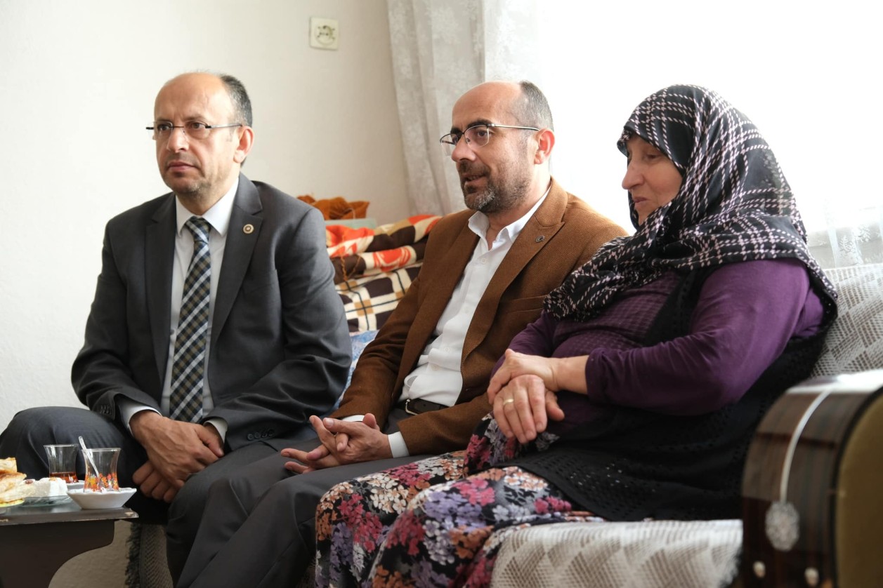 Gümüşpınar Mahallemizde Şehidimiz Ayvaz Gür'ün Emaneti Güldane Teyzemizi Ziyaret